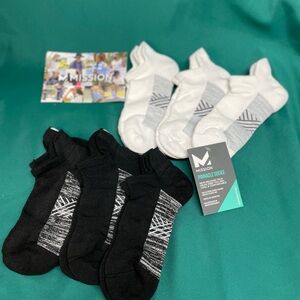 Mission Women's Black and White Ankle Socks